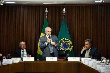 Brasilia (DF), 05 / 13 / 2024: Soldan sağa, Brezilya Cumhuriyeti Başkan Yardımcısı Geraldo Alckmin (PSB), ülkenin cumhurbaşkanı Luiz Inacio Lula da Silva (PT) ve Sivil Saray Başkanı Rui Costa. 