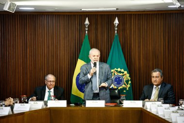 Brasilia (DF), 05 / 13 / 2024: Soldan sağa, Brezilya Cumhuriyeti Başkan Yardımcısı Geraldo Alckmin (PSB), ülkenin cumhurbaşkanı Luiz Inacio Lula da Silva (PT) ve Sivil Saray Başkanı Rui Costa. 