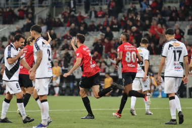 CURITIBA (PR), 15 / 05 / 2024 Player Di Yorio, Ligga Arena 'da yapılan Copa Sudamericana' nın beşinci turunda geçerli olan Athletico-PR ile Danubio arasında oynanan karşılaşmada golünü kutluyor.