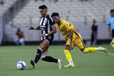 Fortaleza (CE), 15 / 05 / 2024 - Ceara SC X Amazonas - Rai Ramos ve Wendel arasında Fortaleza CE 'deki Arena Castelao' da oynanan maçta.