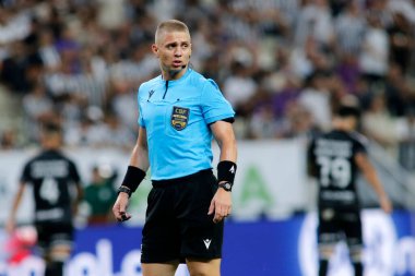 Fortaleza (CE), 05 / 15 / 2024 - Ceara SC X Amazonas FC - hakem Arthur Gomes Rabelo (ES) ile bu Çarşamba gecesi Fortaleza CE 'deki Arena Castelao' da oynanan karşılaşmada.