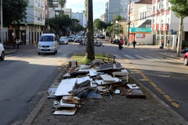 Porto Alegre (RS), 05 / 17 / 2024 Bazı Stormwater Pompalama İstasyonları 'nın (EBAP) yeniden bağlanmasından sonra, Centro Historico ve Praia de Belas mahallelerinde çok sayıda cadde sudan temizlendi