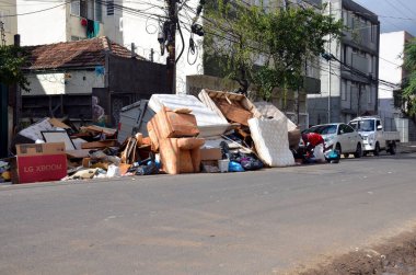 Porto Alegre (SC), 05 / 18 / 2024 Tarihsel Merkez bölgesinde bu Cumartesi meydana gelen hasar kaydı. Gün, başkentin merkez bölgesinde yaşayanlar ve esnaflar için bir temizlik günüdür.