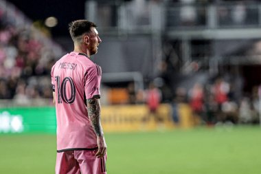 Fort Laurent, Florida (ABD), Lionel Messi, 18 Mayıs 2024 Cumartesi günü Fort Lauderdale, Florida 'daki Chase Stadyumu' nda oynanan maçta, MLS için Dc United ile oynadığı maçta. 