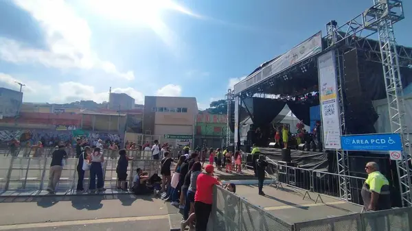 stock image Sao Paulo (SP), 05/19/2024 - The Sainha de Chita children's block performed for a small audience on the M Boi Mirim Stage, opening the Sunday program at Virada Cultural de Sao Paulo.