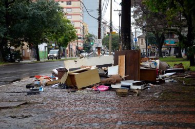 Porto Alegre (SC), Brezilya 05 / 23 / 2024 Yağmur bir kez daha aksamaya ve başkentteki mahalleleri sel basmasına yol açtı. Menino Deus ve Cidade Baixa gibi yerler