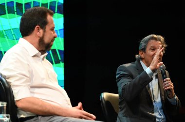 Sao Paulo (SP), Brezilya 05 / 24 / 2024 - Sao Paulo Belediye Başkanı adayı Guilherme Boulos, iklim değişikliği konusunda görüşmek üzere Bakan Fernando Haddad ve Bakan Marina Silva ile bir araya geldi