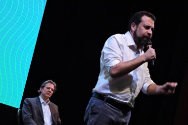 Sao Paulo (SP), 05 / 24 / 2024 - Bakan Marina Silva ve Bakan Fernando Haddad ile birlikte Geleceğin Şehirleri konulu bir seminerde, Sao Paulo belediye başkanlığı için Guilherme Boulos adayı.