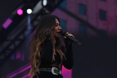 PINHAIS (PR), 05 / 26 / 2024 - CURITIBA COUNTRY / SIMON MENDES- Şarkıcı Simone Mendes 'in sunumu, 26 Mayıs 2024 Pazar günü öğleden sonra Curitiba Ülke Festivali sahnesinde