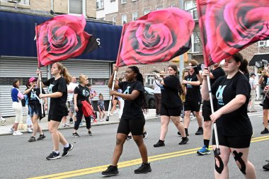 (New York 'ta Anma Günü Geçidi. 27 Mayıs 2024, New York, New York, ABD Anma Günü, Amerika Birleşik Devletleri vatandaşlarının ve müttefiklerinin geçmişte ve şimdiki savaşlarda hayatlarını kaybedenleri onurlandırdığı bir bayramdır.