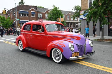 (New York 'ta Anma Günü Geçidi. 27 Mayıs 2024, New York, New York, ABD Anma Günü, Amerika Birleşik Devletleri vatandaşlarının ve müttefiklerinin geçmişte ve şimdiki savaşlarda hayatlarını kaybedenleri onurlandırdığı bir bayramdır.