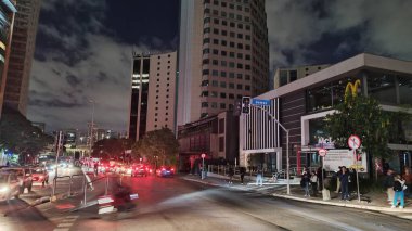 Sao Paulo (SP), Brezilya 05 / 28 / 2024 - Vila Olimpia 'daki Rua Funchal bölgesi bu Salı akşamı erken saatlerde elektrik kesintisiyle karşı karşıya