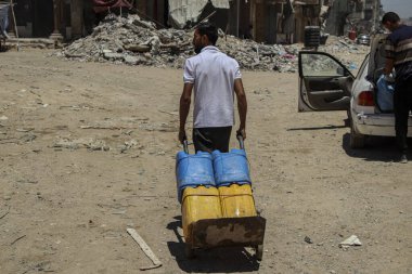 Gazze 'de Günlük Yaşam. 31 Mayıs 2024, Gazze, Filistin: Rafah, Gazze 'deki yerlerinden edilen insanların ölümcül hedeflerinin ardından Filistinlilerin günlük yaşamı