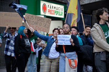 Porto Alegre (RS), 05 / 31 / 2024 İklim Yürüyüşü Kayıtları ve Cidade Baixa Mahallesi sakinleri Gösterileri, bu Cuma (31)). 