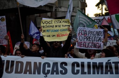 Porto Alegre (RS), 05 / 31 / 2024 İklim Yürüyüşü Kayıtları ve Cidade Baixa Mahallesi sakinleri Gösterileri, bu Cuma (31)). 