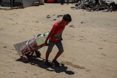 Gazze 'de Günlük Yaşam. 31 Mayıs 2024, Gazze, Filistin: Rafah, Gazze 'deki yerlerinden edilen insanların ölümcül hedeflerinin ardından Filistinlilerin günlük yaşamı