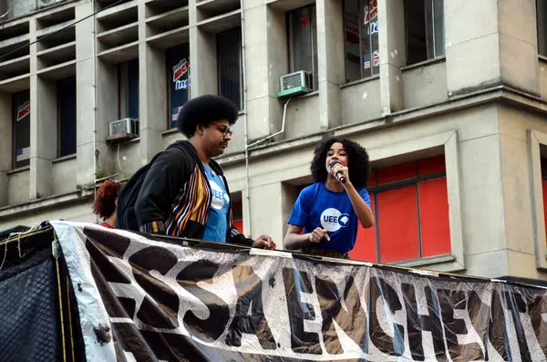 Porto Alegre (RS), 05 / 31 / 2024 İklim Yürüyüşü Kayıtları ve Cidade Baixa Mahallesi sakinleri Gösterileri, bu Cuma (31)). 