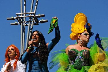 Sao Paulo (SP), 06 / 02 / 2024 - 1 Temmuz 'da Avenida Paulista' da Sao Paulo kentinde düzenlenen LGBT Geçidi sırasında çok sayıda siyasetçi ve eylemci.