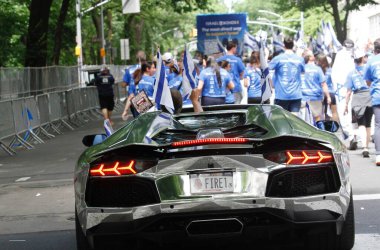 (New York 'ta İsrail Günü, 5. Geçit Töreni 2024. 2 Haziran 2024, New York, ABD: Beşinci Geçit 'te İsrail Günü, aralarında İsrail ve ABD' nin de yer aldığı 40 binden fazla katılımcının katılması beklenen New York Yahudi Toplumsal İlişkiler Konseyi tarafından düzenlenmektedir..