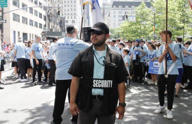 (New York 'ta İsrail Günü, 5. Geçit Töreni 2024. 2 Haziran 2024, New York, ABD: Beşinci Geçit 'te İsrail Günü, aralarında İsrail ve ABD' nin de yer aldığı 40 binden fazla katılımcının katılması beklenen New York Yahudi Toplumsal İlişkiler Konseyi tarafından düzenlenmektedir..