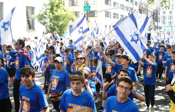 stock image (NEW) Israel Day on 5th Parade 2024 in New York. June 02, 2024, New York, USA: The Israel Day on Fifth Parade, is organized by the Jewish Community Relations Council of New York, with expected more than 40,000 participants, including Israeli and U.S.