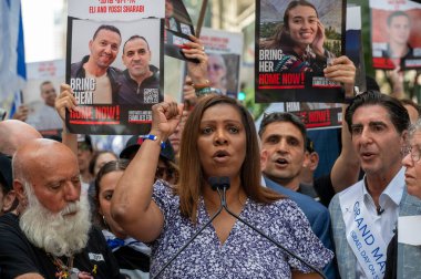 2024 İsrail Geçit Töreni. 2 Haziran 2024, New York, New York, ABD: New York Başsavcısı Letitia James 2 Haziran 2024 'te New York' ta düzenlenen yıllık İsrail Geçit Töreni 'nin başında basına konuştu. 