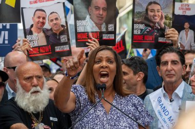 2024 İsrail Geçit Töreni. 2 Haziran 2024, New York, New York, ABD: New York Başsavcısı Letitia James 2 Haziran 2024 'te New York' ta düzenlenen yıllık İsrail Geçit Töreni 'nin başında basına konuştu.  