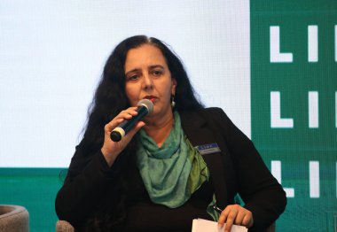 SAO PAULO (SP), 06 / 04 / 2024 - Malu Ribeiro (Fundacao SOS Mata Atlantica Kamu Politikaları Direktörü), yetkilileri, uzmanları ve iş adamlarını bir araya getiren Çevre Semineri (LIDE EGS Ambiental) sırasında.