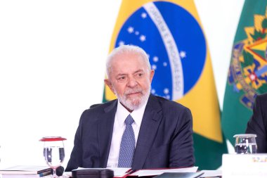 Brezilya (DF), 04 / 06 / 2024 - Cumhurbaşkanı Lula, Alzheimer Hastalıkları ve Diğer Bunaklara Kapsamlı Bakım Ulusal Politikası 'nın imzalanması sırasında; Sıfır-Üç Yaşlarındaki Çocuklar için Özel Eğitim Yardımı.