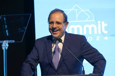 Sao Paulo, Brezilya: 4 Haziran 2024 ABRAINC Zirvesi - ABRAINC Başkanı Luiz Franca, Kurumsal Açılış Paneli: Stratejik Görüş - Makroekonomik Panorama ve Pazar Perspektifleri.