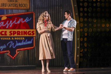 SAO PAULO (SP), 04 / 06 / 2024 - Broadway müzikal şovu, Çöl Kraliçesi Priscilla 'dan bir sahne geçişi sırasında aktör Reinaldo Gianecchini, müzikal yönetmen Stephan Elliott' un 1994 yapımı klasik filmine dayanmaktadır.. 