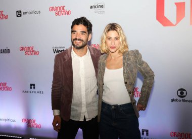 SAO PAULO (SP), 06 / 04 / 2024 - Aktör Caio Blat ve eşi Luisa Arraes, 