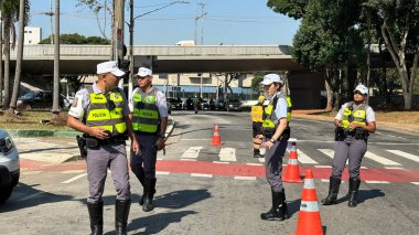 SAO PAULO (SP), Brezilya 06 / 06 / 2024 Kentsel Hareket, Trafik ve Ulaşım Bakanlığı 'ndan bir görev gücü, Muhafız ve Askeri Polis (Başbakan) motosikletleri denetledi