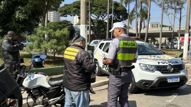 SAO PAULO (SP), Brezilya 06 / 06 / 2024 Kentsel Hareket, Trafik ve Ulaşım Bakanlığı 'ndan bir görev gücü, Muhafız ve Askeri Polis (Başbakan) motosikletleri denetledi