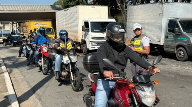 SAO PAULO (SP), Brezilya 06 / 06 / 2024 Kentsel Hareket, Trafik ve Ulaşım Bakanlığı 'ndan bir görev gücü, Muhafız ve Askeri Polis (Başbakan) motosikletleri denetledi