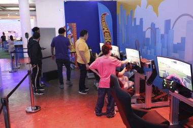 Sao Paulo (SP), Brezilya 06 / 07 / 2024 Sergide Ford Phaeton (otantik Brezilya Hot Rod) ve Plymouth Road Runner ('Roadrunner') da dahil olmak üzere 7 dikkatli seçilmiş model yer alıyor.). 