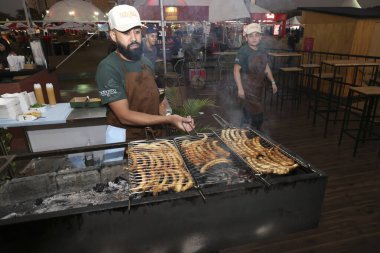 SAO PAULO (SP), Brezilya 06 / 07 / 2024 - Dünyanın çeşitli şehirlerinde düzenlenen uluslararası bir dizi etkinliğin bir parçası olan Taste Sao Paulo Festivali sırasındaki hareketlilik, gastronomiye odaklandı