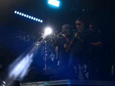 RIBEIRAO PRETO (SP), Brezilya 06 / 08 / 2024 Samuel Rosa 'nın katılımıyla Paralamas do Sucesso grubu, Joao Rock 2024 Festivali' nde en iyi rock, pop, rap ve reggae müziğini gerçekleştiriyor.