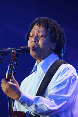 RIBEIRAO PRETO (SP), 06 / 08 / 2024 - FESTIVAL / SHOW / JOAO ROCK / SP - Şarkıcı Djavan, Joao Rock 2024 Festivali sırasında, Festival Ribeirao Preto kentinde düzenlenen en iyi rock, pop, rap ve reggae gösterisini gerçekleştiriyor.
