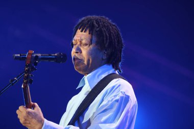 RIBEIRAO PRETO (SP), 06 / 08 / 2024 - FESTIVAL / SHOW / JOAO ROCK / SP - Şarkıcı Djavan, Joao Rock 2024 Festivali sırasında, Festival Ribeirao Preto kentinde düzenlenen en iyi rock, pop, rap ve reggae gösterisini gerçekleştiriyor.
