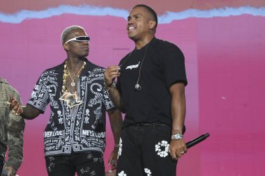 SAO PAULO (SP), 06 / 09 / 2024 - Mc 'ler yapımcı GR6 ve Salve o Sul Festivali finalinden, çok sayıda şarkıcının yer aldığı etkinlikte Rio Grande do Sul' daki selden etkilenenler için kaynak toplanması amaçlanıyor. 