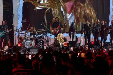 SAO PAULO (SP), 06 / 09 / 2024 - Mc 'ler yapımcı GR6 ve Salve o Sul Festivali finalinden, çok sayıda şarkıcının yer aldığı etkinlikte Rio Grande do Sul' daki selden etkilenenler için kaynak toplanması amaçlanıyor. 