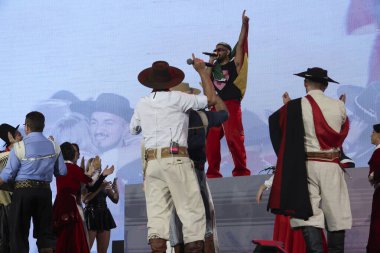 SAO PAULO (SP), 06 / 09 / 2024 - Mc 'ler yapımcı GR6 ve Salve o Sul Festivali finalinden, çok sayıda şarkıcının yer aldığı etkinlikte Rio Grande do Sul' daki selden etkilenenler için kaynak toplanması amaçlanıyor. 