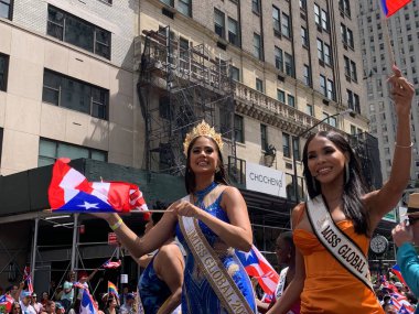 New York 'ta 2024 Porto Riko Ulusal Yürüyüşü. 9 Haziran 2024, New York, ABD: Miss Global 2023, Porto Riko 'lu Ashley Melendez 2024 Porto Riko Ulusal Geçit Töreni' ne 11 'de katıldı ve 5. Cadde' de saat 5 'e kadar devam etti.