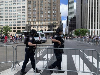 New York 'ta 2024 Porto Riko Ulusal Yürüyüşü. 9 Haziran 2024, New York, ABD: 2024 Porto Riko Ulusal Geçit Töreni sabah 11 'de başladı ve taraftarların katılımıyla New York' taki 44 ile 79. Cadde arasında 5. Cadde 'de devam ediyor. 