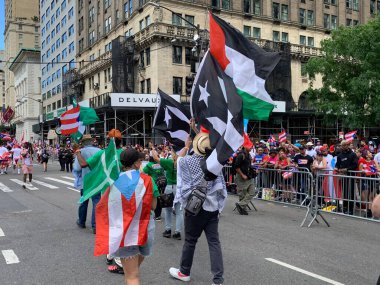 New York 'ta 2024 Porto Riko Ulusal Yürüyüşü. 9 Haziran 2024, New York, ABD: 2024 Porto Riko Ulusal Yürüyüşü sırasında Pro Filistin Protestosu saat 11: 00 'de başladı ve New York' taki 44 ile 79. Cadde arasında 5. Cadde 'de saat 17: 00' ye kadar devam etti. 