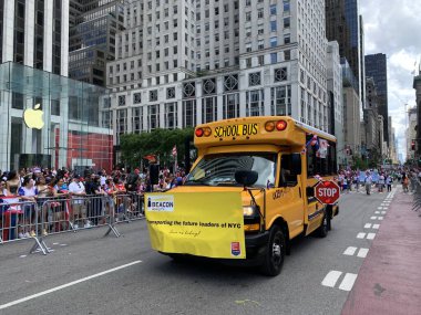 New York 'ta 2024 Porto Riko Ulusal Yürüyüşü. 9 Haziran 2024, New York, ABD: 2024 Porto Riko Ulusal Yürüyüşü sırasında Pro Filistin Protestosu saat 11: 00 'de başladı ve New York' taki 44 ile 79. Cadde arasında 5. Cadde 'de saat 17: 00' ye kadar devam etti. 