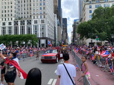 New York 'ta 2024 Porto Riko Ulusal Yürüyüşü. 9 Haziran 2024, New York, ABD: 2024 Porto Riko Ulusal Yürüyüşü sırasında Pro Filistin Protestosu saat 11: 00 'de başladı ve New York' taki 44 ile 79. Cadde arasında 5. Cadde 'de saat 17: 00' ye kadar devam etti. 