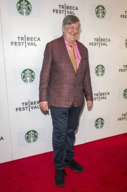 08 Haziran 2024, New York, ABD: Stephen Fry, New York City 'deki Village East Cinema' da 2024 Tribeca Festivali sırasında 