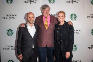 08 Haziran 2024, New York, ABD: (L-R) Fabian Gasmia, Stephen Fry ve Julia Von Heinz 2024 Tribeca Festivali 'ndeki 